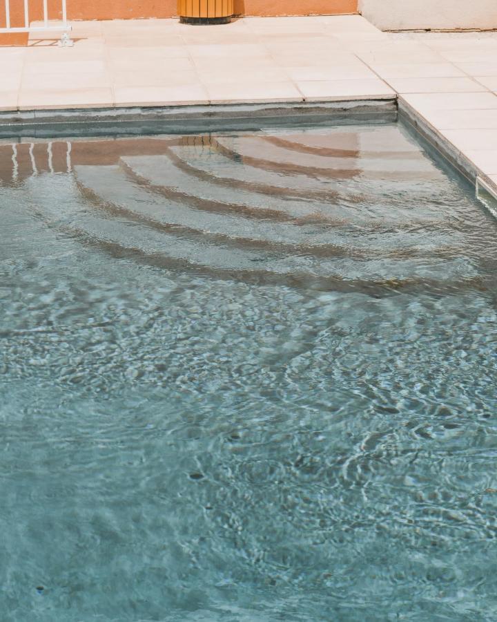 Ideal Hotel 2*